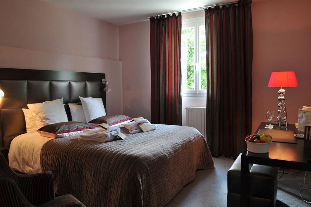 Logis Hotel - Restaurant Le Relais De Comodoliac Saint-Junien Exteriér fotografie